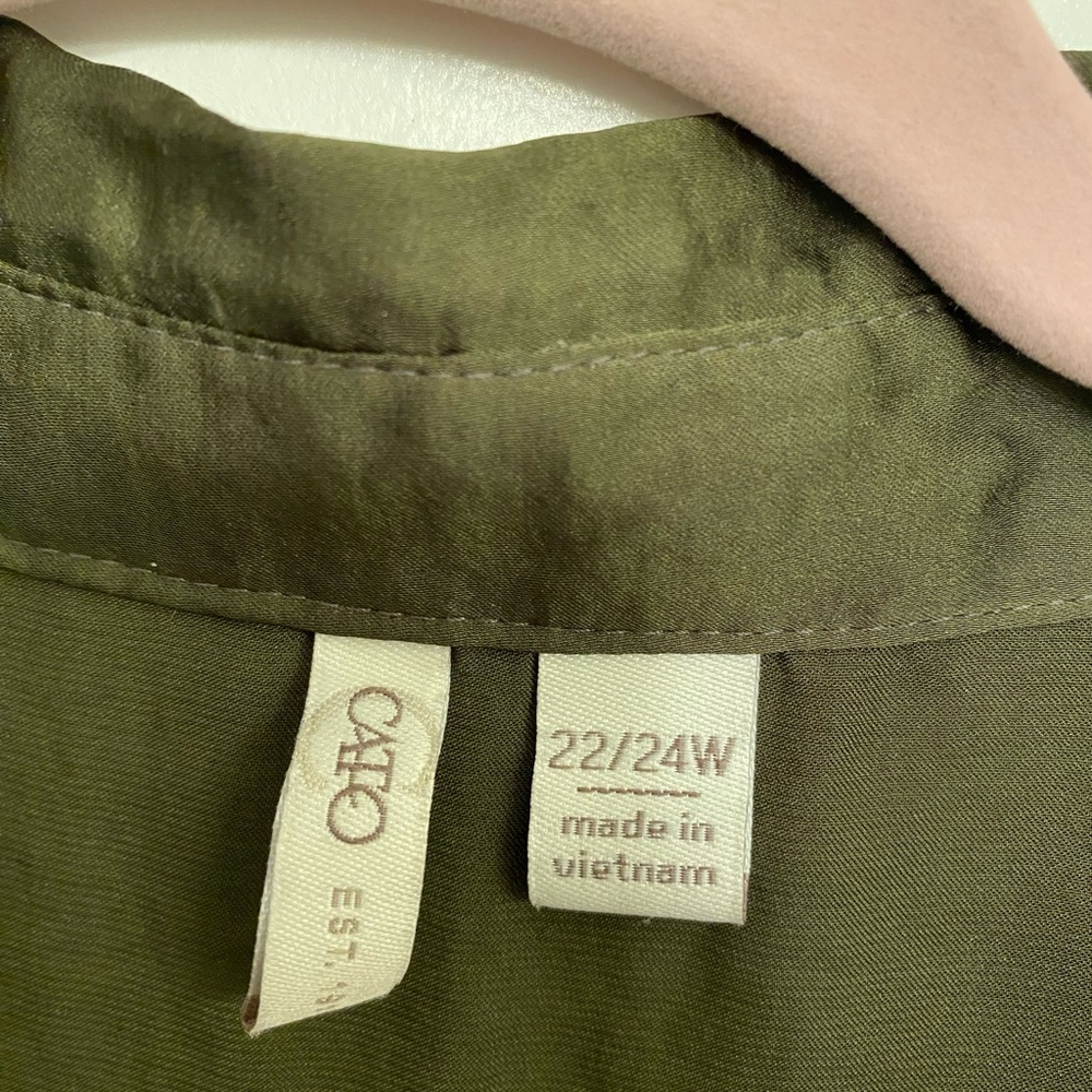 EUC Cato 22/24 Button down Hi-Lo Top Satin Drawstring - Picture 3 of 7